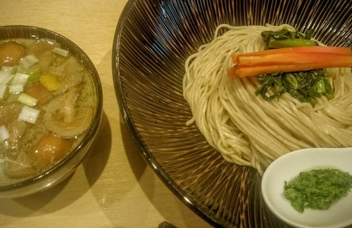 「なめこ塩つけそば（限定、１３００円）＋ランチライス」@饗 くろ㐂の写真