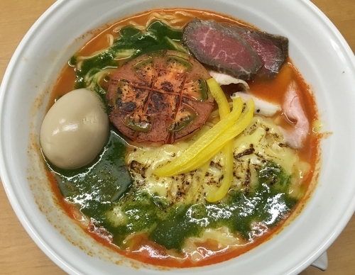 「焼きチーズとトマトの塩そば〜ジェノベーゼを漂わせて＆特製＆大盛」@中華そば 大井町 和渦の写真