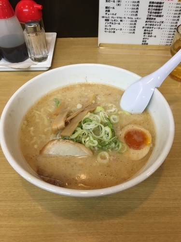 「うまとろとんこつ」@ラーメンとん太 宇多津店の写真