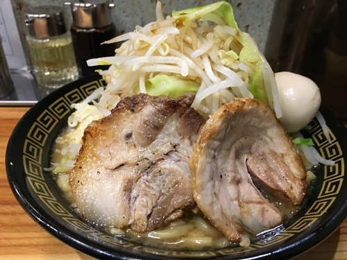「ラーメン（小）野菜マシ＋煮玉子（JAF優待サービス）」@中華蕎麦うゑずの写真