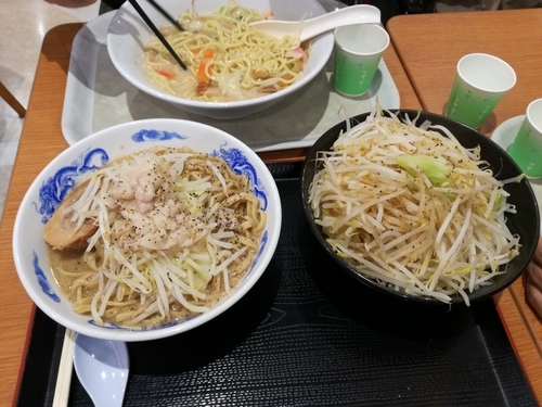 「ラーメン720円+大盛30円+野菜ダブル・脂0円」@ジャンクガレッジ イオン北戸田店の写真