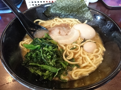 「豚骨醤油 600円＋味玉(サービス)」@元祖 超豚骨家の写真