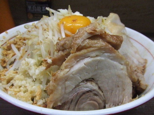 「子ぶた＋汁なし＋粉チーズ　９７０円」@ラーメン二郎 横浜関内店の写真