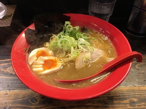 「豚骨醤油ラーメン  600円味玉 100円」@ラーメン 五ノ神の写真