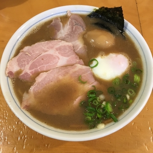 「限定ラーメン (880円) 味玉 (130円)」@讃岐らーめん はまんどの写真