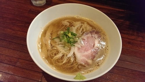 「鯵煮干らーめん」@町田汁場 しおらーめん進化 町田駅前店の写真