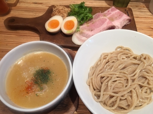 「プレミアム鶏つけソバ（1000円）」@NOODLE STOCK 鶴おかの写真