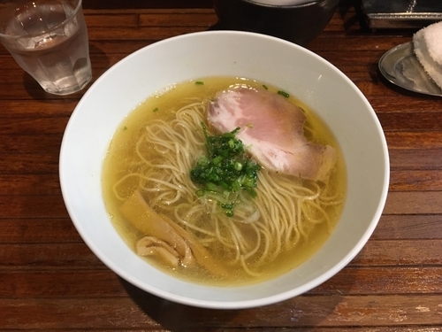 「しおラーメン」@町田汁場 しおらーめん進化 町田駅前店の写真