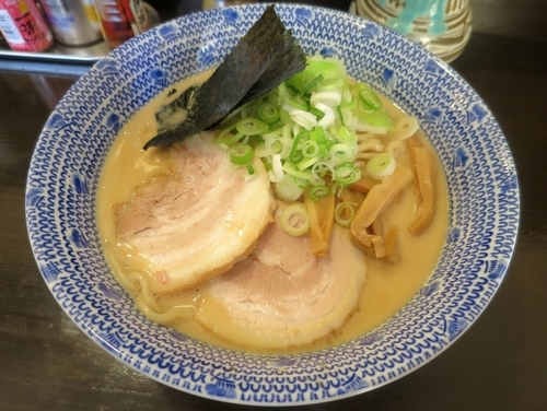 「濃厚らーめん・並 ８００円」@つけめん秀虎の写真