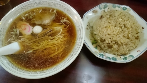 「ラーメン（530円）、チャーハン（680円）、肉ニラ炒め」@中国料理 進来軒の写真