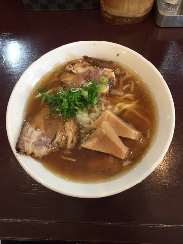 「牛出汁中華そば（750円）+替え玉（100円）」@らーめん 五ノ神精肉店 煮干し編の写真