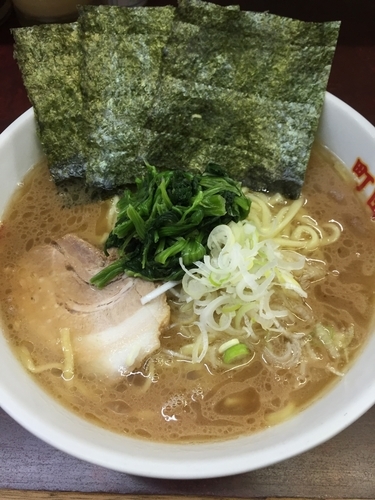 「中盛ラーメン」@横浜ラーメン 町田家 新宿南口店の写真