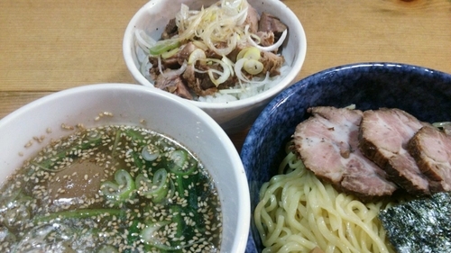 「塩つけ麺(大盛)+チャーシュー+味付玉子+チャーシュー飯」@らーめん たきたろうの写真