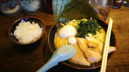 「MAXラーメン＋時間帯ミニライス」@横浜家系ラーメン 金山家の写真