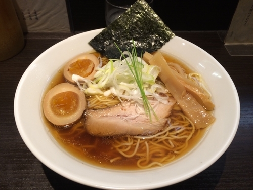 「醤油らーめん＋味玉」@中華蕎麦きみのの写真