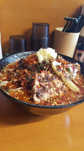 「蠍ラーメン中盛辛み増し増し痺れ増し増しニンニク増しモヤシ増し」@Japanese soba Noodles 蠍の写真