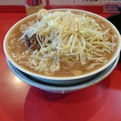 らーめん小＋生卵＋麺増し(600g申請)。ニンニク