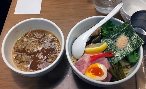 「鶏と蛤の濃厚つけ麺　大盛」@むぎとオリーブ さいたま新都心店の写真