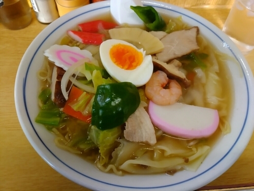 「五目ワンタンメン650円」@新京の写真