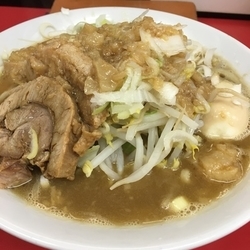 ラーメン中