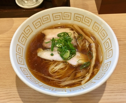 「醤油らぁめん750円」@中村麺三郎商店の写真