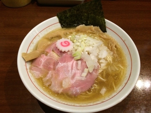 「煮干そば」@煮干中華そば 鈴蘭 新宿店の写真