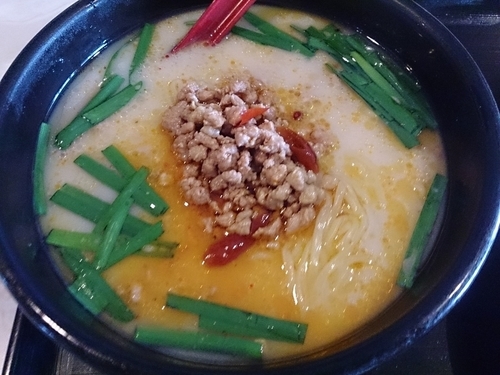 「豚骨台湾ラーメン」@台湾料理 鑫龍の写真