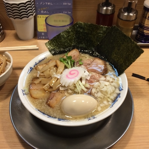 「アブラ煮干しそば メンマめし」@煮干そば 流。の写真