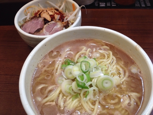 「らーめん + カラベジ」@麺処 一笑の写真