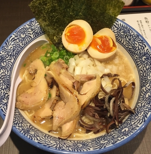 「特製濃厚醤油鶏白湯そば950円」@麺屋 真白の写真