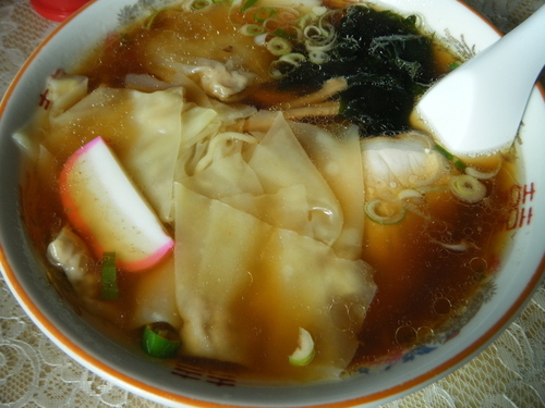 「ワンタンメン570円」@四号食堂の写真