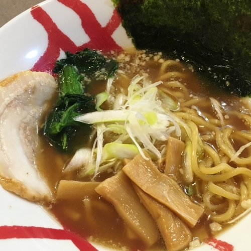 「濃厚とんこつ醤油らーめん」@らーめん 麺浜の写真