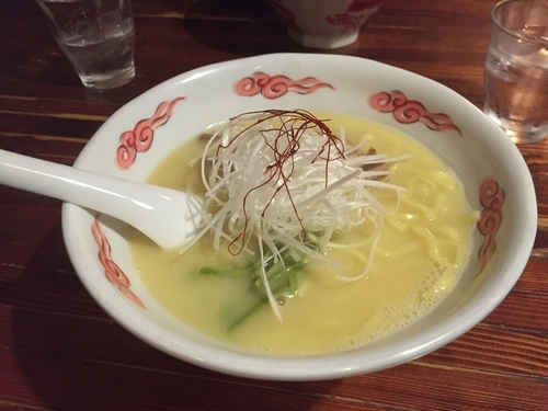 「鶏白湯ラーメン 固め」@麺・酒処 ぶらりの写真