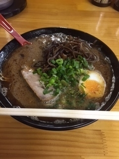 「魚粉豚骨ラーメン」@豚骨ラーメン 新井商店の写真