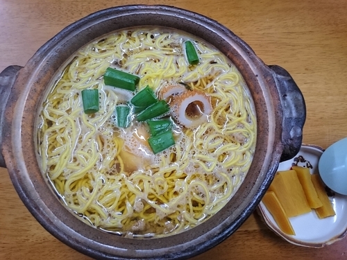 「鍋焼きラーメン（普）」@橋本食堂の写真