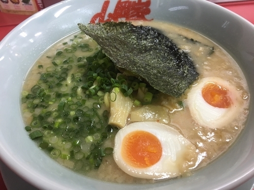 「プレミアム塩とんこつ840円」@ラーメン山岡家 水戸城南店の写真