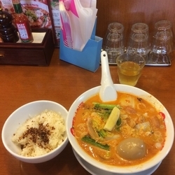 太陽のクリームトマトラーメン890円