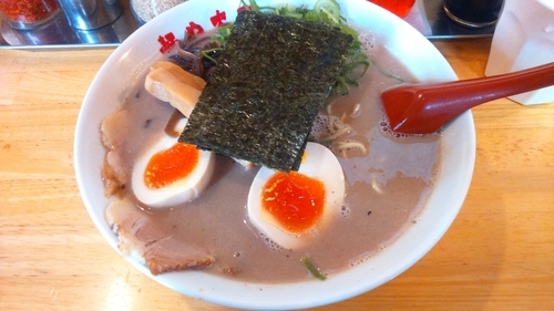 「もくれん豚そば900円+替え玉100円」@麺や 木蓮の写真