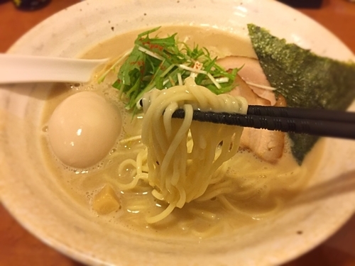 「鳥そば塩＋味玉(大盛)」@鳥そば 真屋の写真