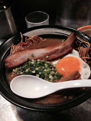 「目玉焼き麺」@焼麺 劔の写真