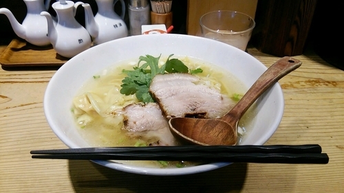 「本丸塩らーめん」@横濱元町 本丸亭 横浜店の写真