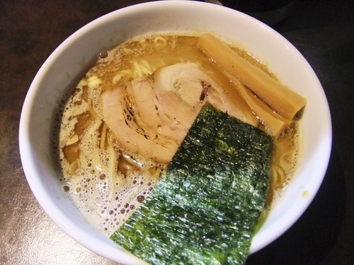 「らーめん（750円）」@麺者 服部の写真