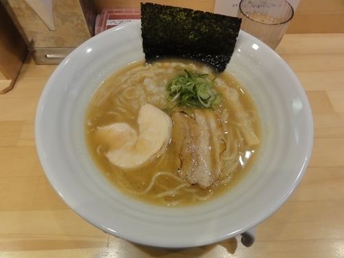 「鶏煮込みそば（醤油）」@鶏そば 小箱の写真