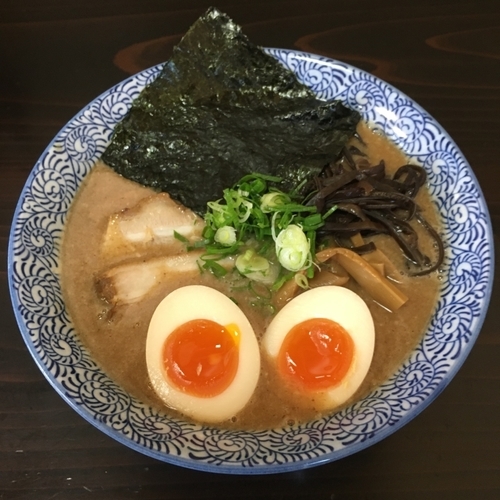 「魚介醤油 (700円) 特製 (200円)」@ひかり食堂の写真
