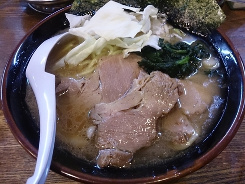 「いつもの豚骨醤油(朝ラーメン) ﾁｬｰｼｭｰﾛｰｽに変更」@らあめん 寸八 総本店の写真