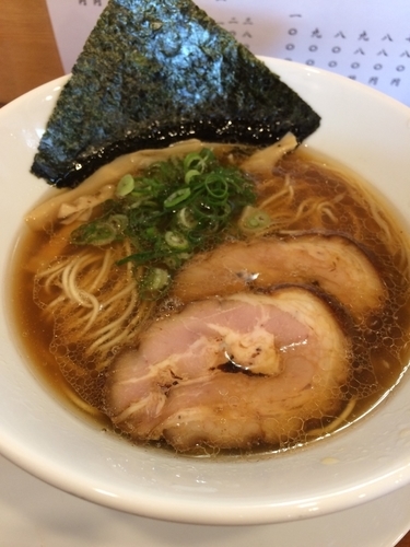 「淡麗醤油ラーメン」@らぁ麺屋 晴天の写真