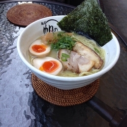 鶏白湯ラーメン