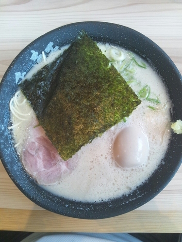 「謹製味玉ラーメン（長浜白）」@長浜ラーメン一番軒 小牧店の写真