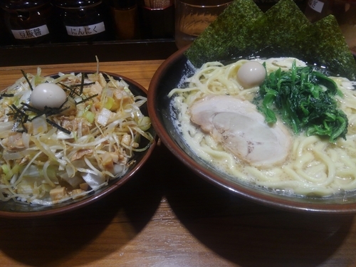 「ラーメン並(780円)+ネギチャ丼(280円)」@横浜家系ラーメン 壱角家 八重洲店の写真