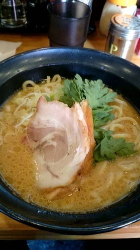 「こってり醤油ラーメン」@鶏らーめん  極楽鳥の写真